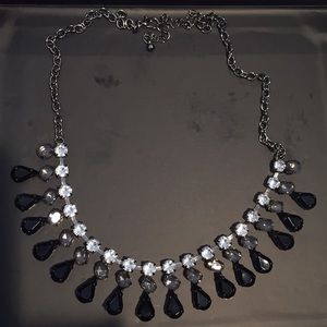 NWOT costume jewelry necklace